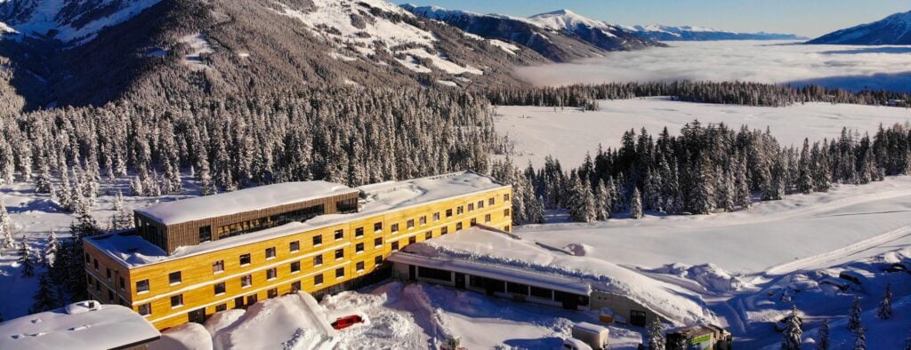 Frontansicht Jugendgästehaus Gerlosplatte